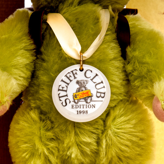 STEIFF 'Schulanfänger-Bär' /School Starter Bear, Grün(Green) 30 - White Tag 420139 - Club Edition