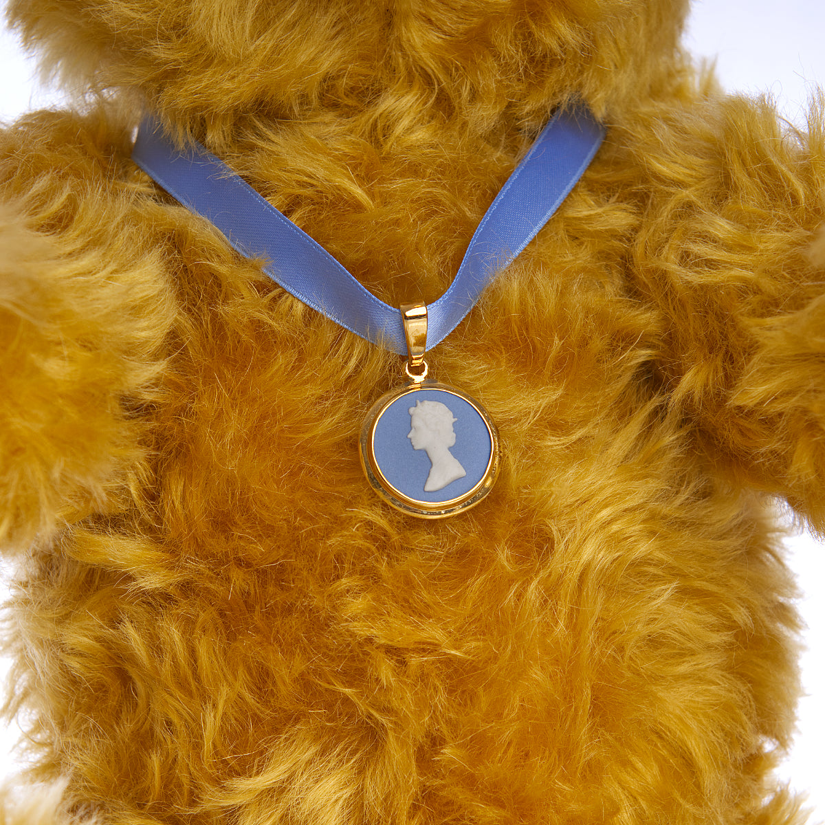 STEIFF 'Golden Jubilee' Bear 2002 – White Tag 660610  Limited Edition