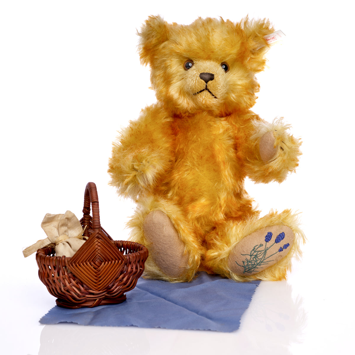 Steiff 'L’Ours La Provençale' 2000 Limited Edition for France