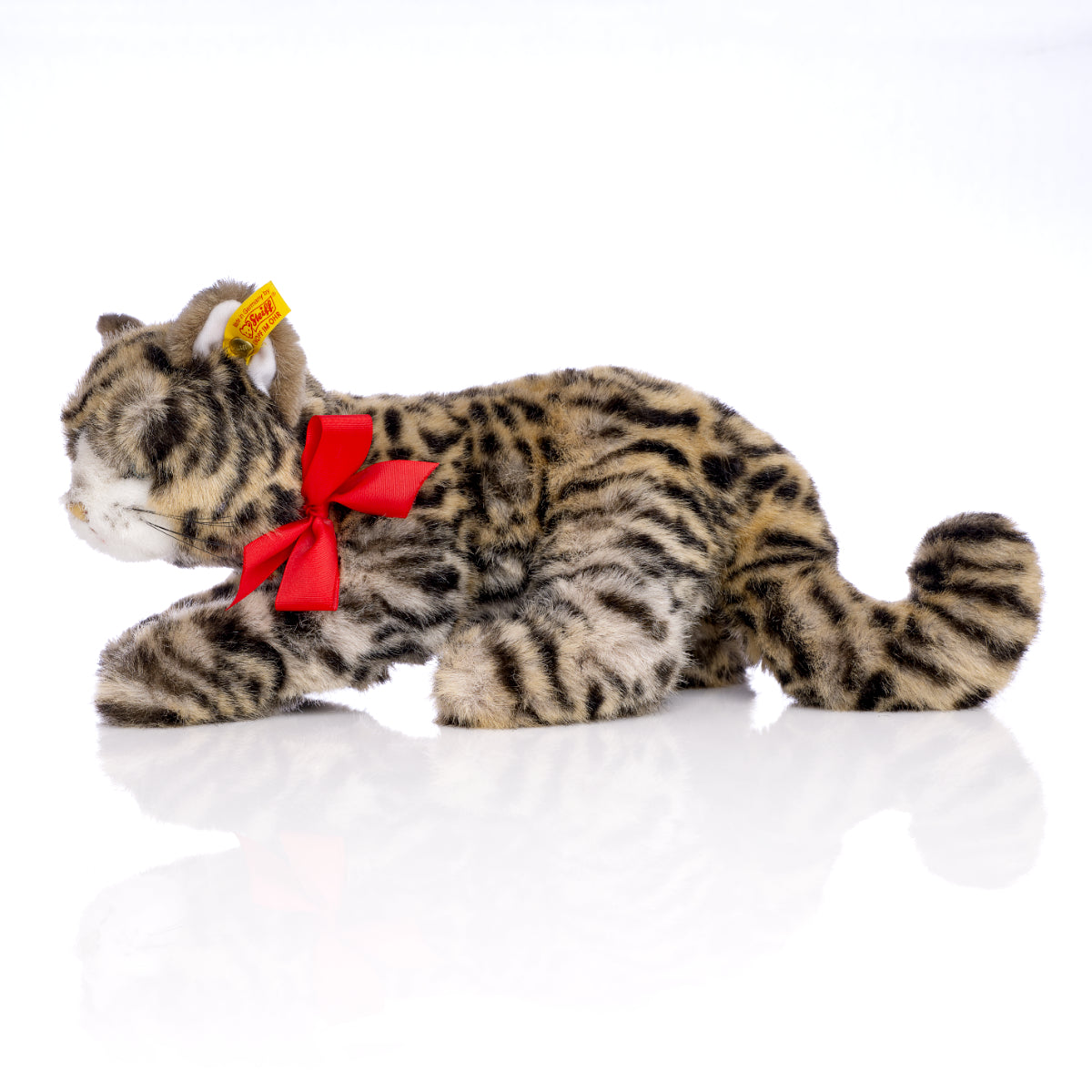 STEIFF 'Minou Lying Tabby Cat' – Vintage Plush, Yellow Tag 074806