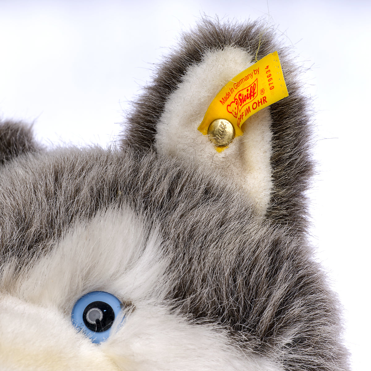 STEIFF  'Husky' Plush Dog - Yellow Tag 079634
