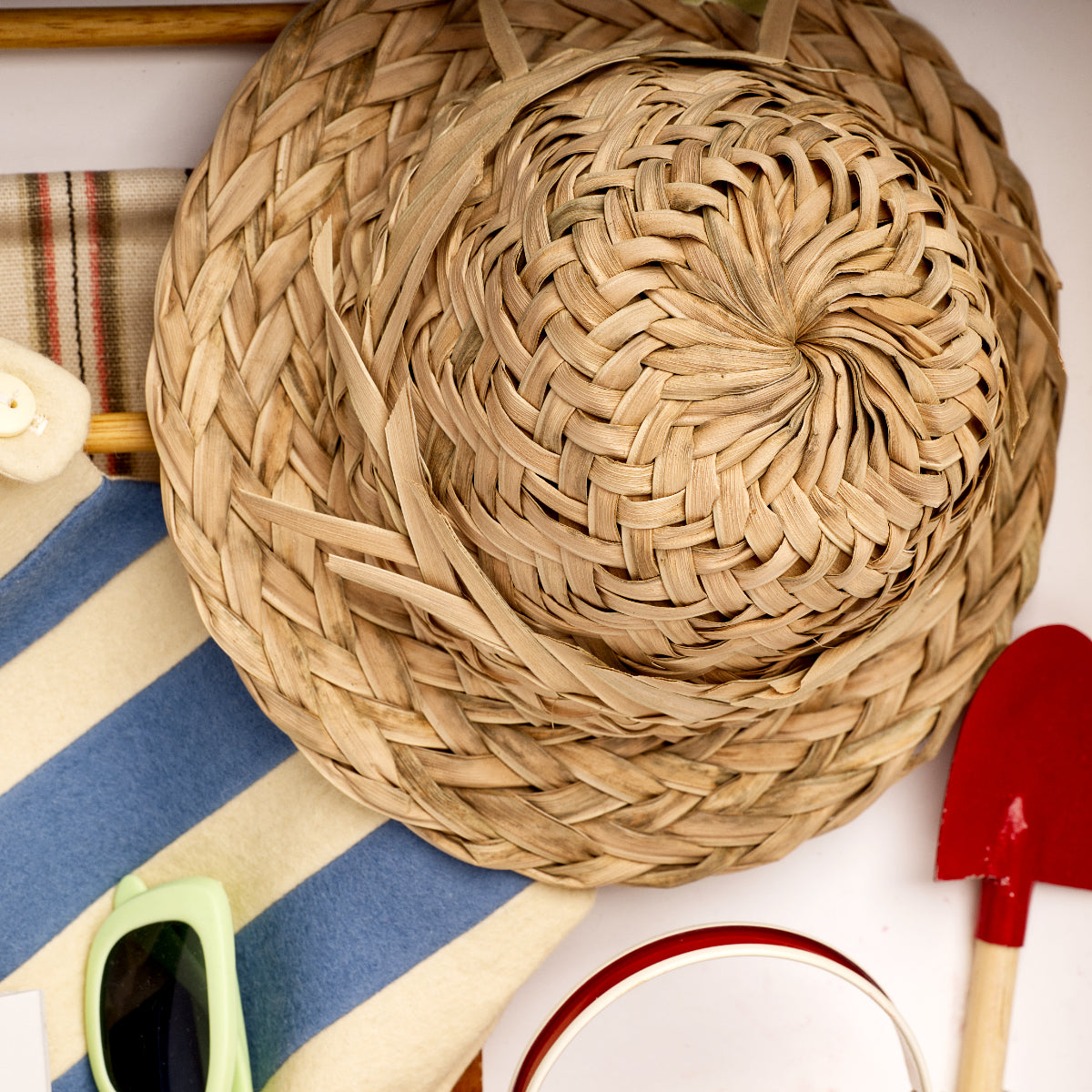 R. JOHN WRIGHT 'Paddington at the Beach' Accessory Set for his Paddington Collection – Limited Edition, Unused