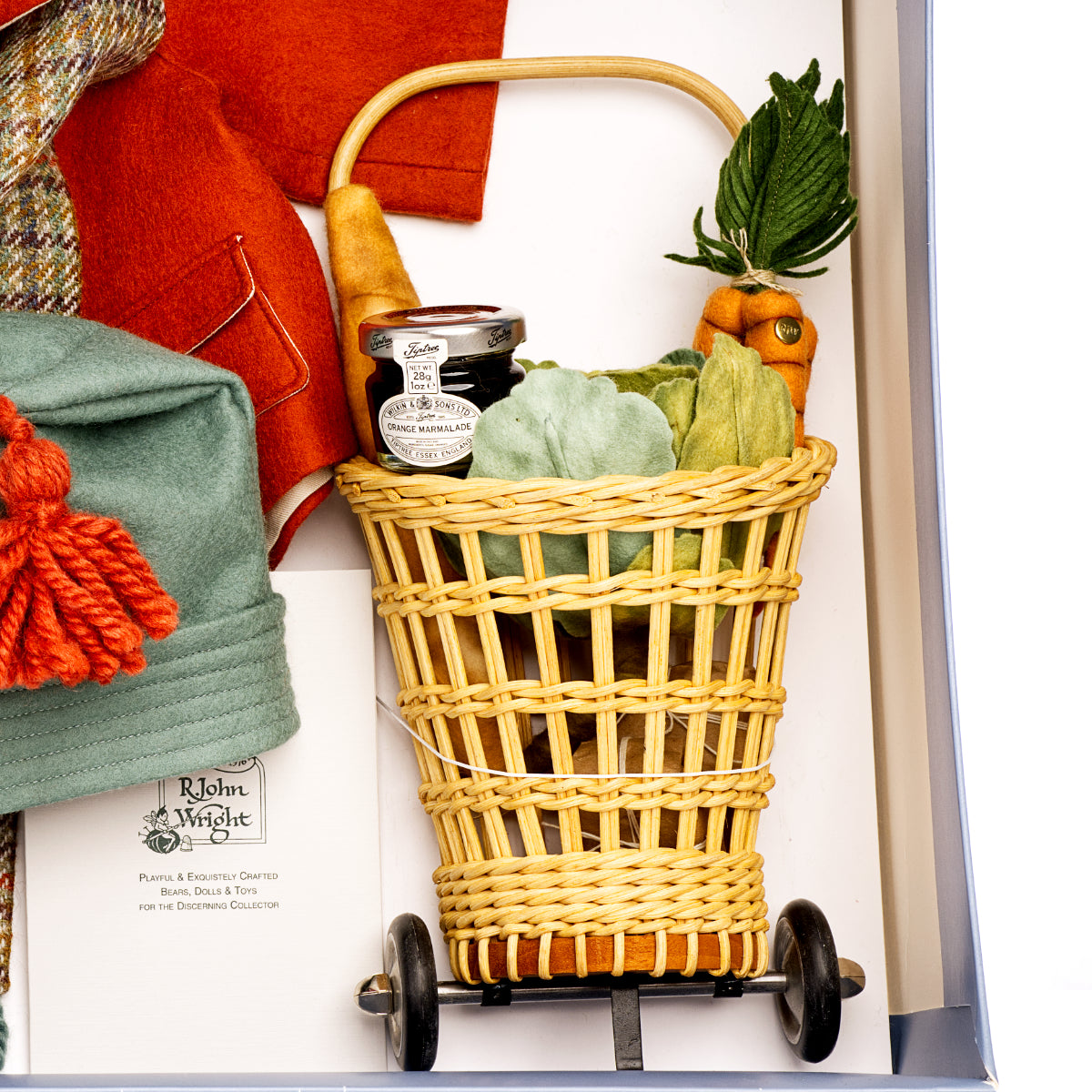 R. JOHN WRIGHT 'Paddington Goes to Market' Accessory Set for his Paddington Collection – Limited Edition, Unused