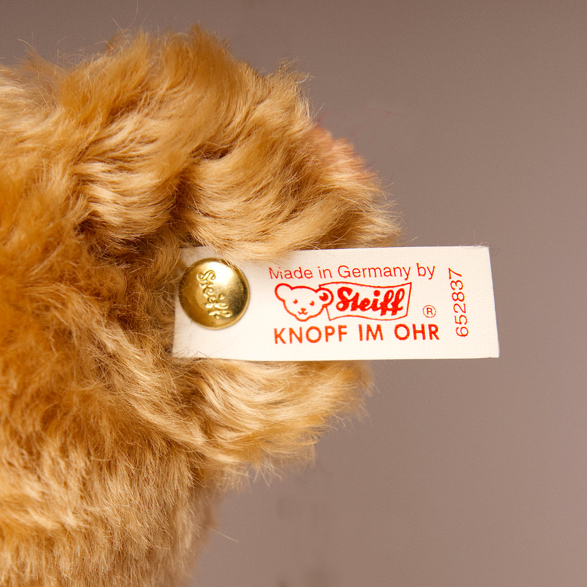 STEIFF Teddy Bear 'Winston' - Exclusively for HAMLEY'S 1997, White Tag 652837