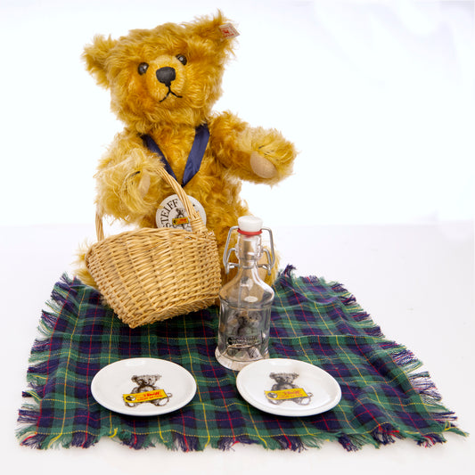 STEIFF 'Picknick' Bear Goldblond 34 - Club Edition - White Tag 420108
